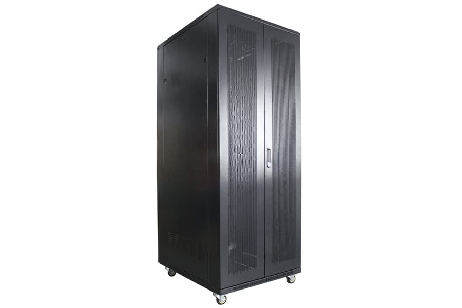 Рэковая стойка Wize Pro [W22U80R-RD] 19, 22U, 600х800 мм, двойная передняя и задняя двери металл. перфорированные, вент.панель из 4 вентиляторов, колеса, рэковые гайки: 20 шт, вес нагрузки 800 кг, сталь,черный (3 места)