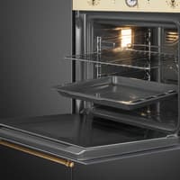Встраиваемый духовой шкаф SMEG/ Встраиваемый духовой шкаф SMEG, 60 см, Coloniale, 50-260 градусов, часы/таймер, галогенная подсветка, 9 режимов, поворотные переключатели Coloniale, пиролиз, автоматическое отключение, петли Soft Close, полезный объем 65 л, цвет крем/латунь - фото 12