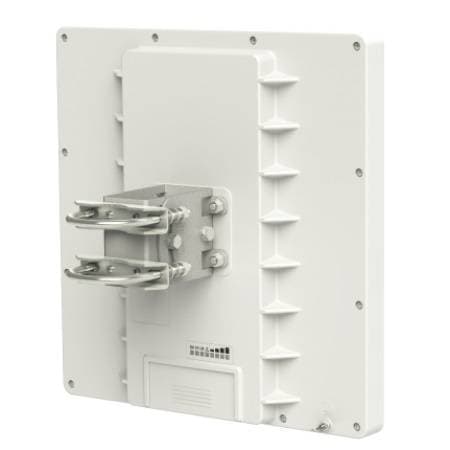 MikroTik RB911G-5HPnD-QRT Точка доступа MikroTik QRT 5 со встроенным маршрутизатором RouterBOARD, 5 ГГц, 300 Мбит/с