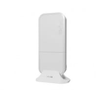 MikroTik RBwAPG-5HacD2HnD Уличная точка доступа wAP ac, 2.4/5ГГц, до 1.27 Гбит/с, PoE, LAN 2x1 Гбит/с, белая, 1x2.5dBi - фото 1