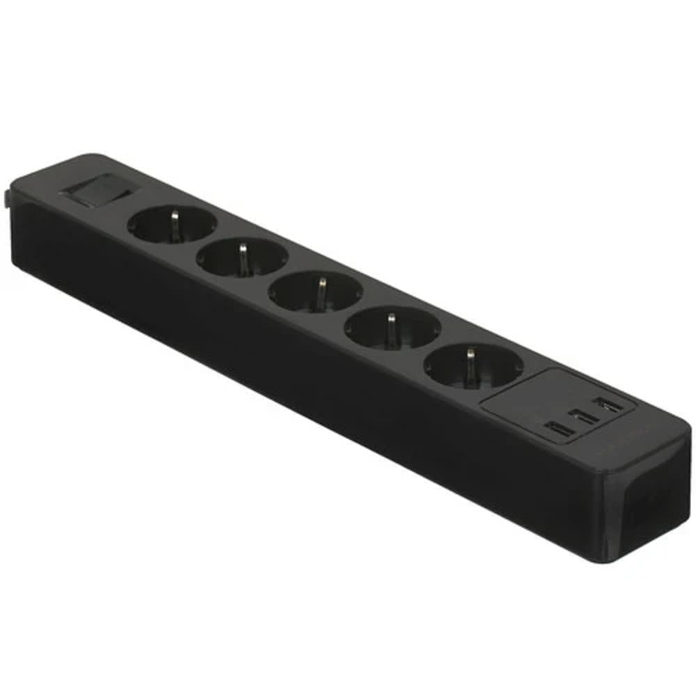 Harper Сетевой фильтр с USB зарядкой UCH-530 Black (5 роз.,1,5м.,3 x USB 2.4A (max 3.4A), 4000W) {H00003010}