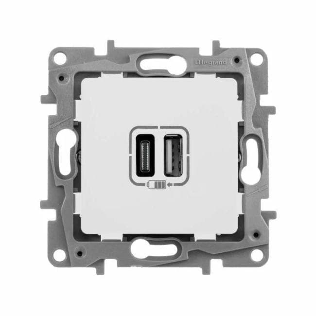 Зарядное устройство Legrand 672236 Etika - с двумя USB-разьемами, A-тип и С-тип, 240В/5В, 3000мА, цвет белый