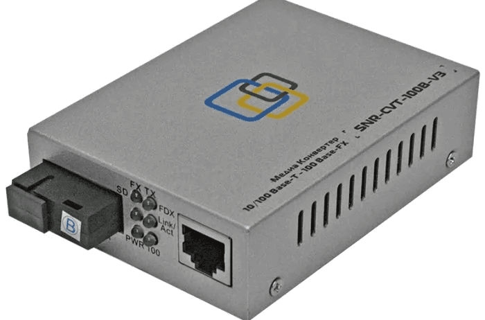 SNR SNR-CVT-100B-V3 Медиаконвертер для преобразования 10/100Base-T в 100Base-FX, Tx/Rx: 1550/1310, расстояние до 20 км.