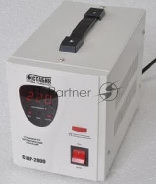 Стабилизатор напряжения RUCELF CTAP-2000VA 2000ВА, диапазон 140-270,однофазный,управление релейное, дисплей,точность 220+-6%, КПД 98%.