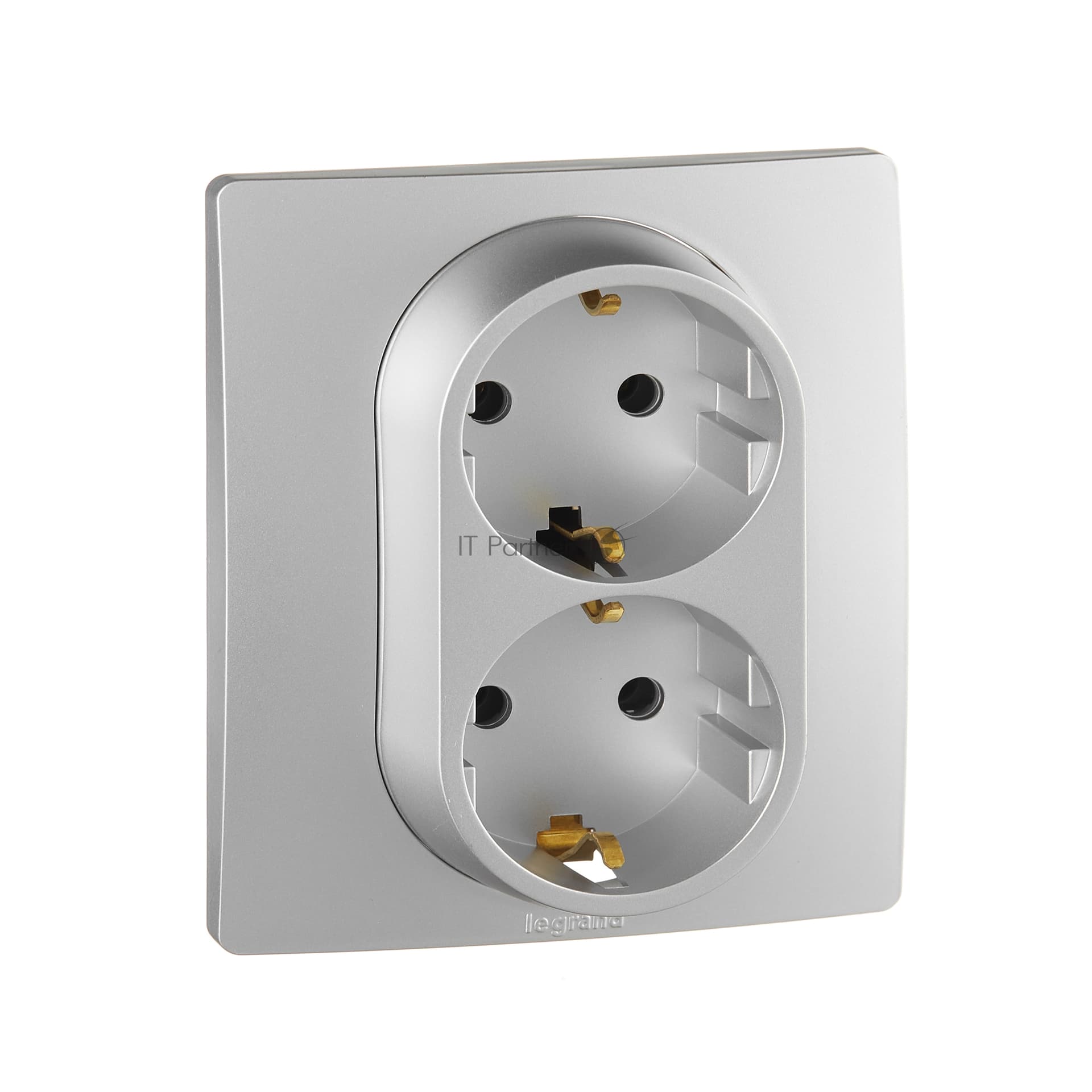 Legrand Etika Алюминий Розетка 2-ая с/з , винтовые клеммы, 16А, 250 В.
