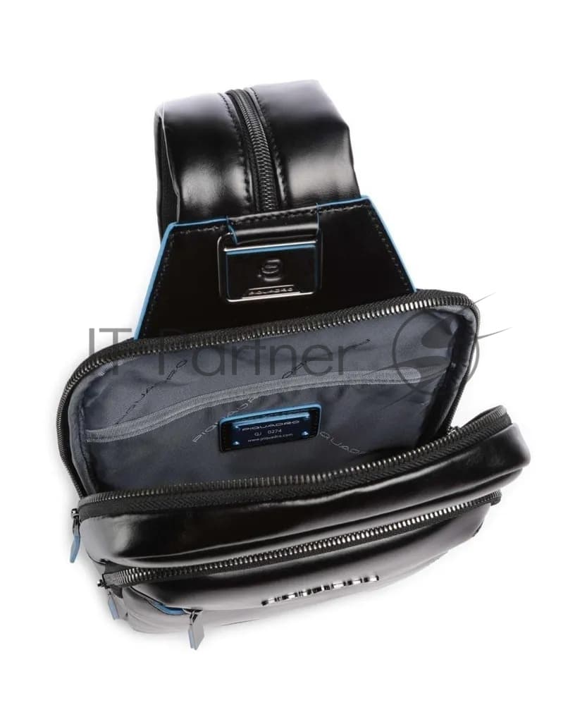 Рюкзак слинг мужской Piquadro Blue Square CA6589B2/N черный натур.кожа