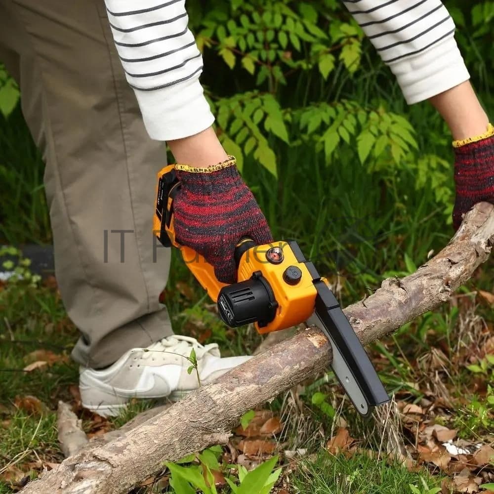 Пила цепная аккумуляторная DEKO DKCHS 20-6 PRO, 4" и 6", 20В, 2x2.2А·ч, 2 шины и 2 цепи в кейсе