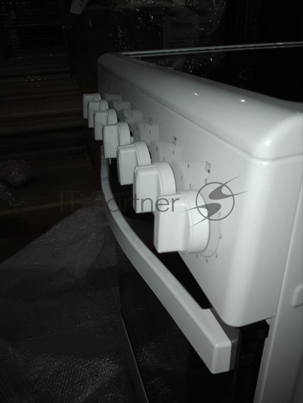 (Поврежденный товар) Стеклокерамическая плита Weissgauff WESM 5260 W (Вмятина на правой стороне.)