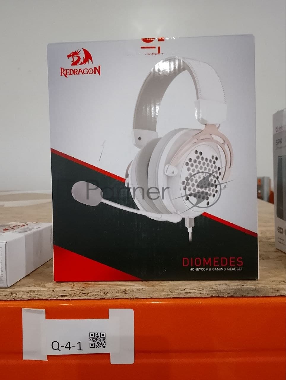 (Поврежденный товар) Гарнитура игровая проводная DEFENDER Diomedes белый (Jack 3.5mm, USB, длина кабеля 1,8м, Redragon) (71911_(Поврежденный товар) 000927)