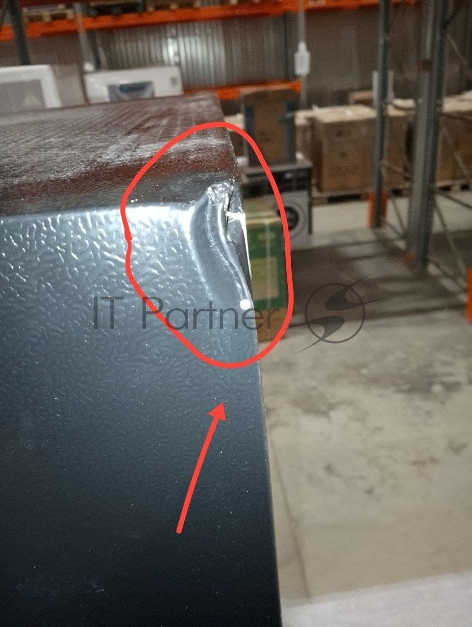 (Поврежденный товар) Холодильник Weissgauff WRK 185 Total NoFrost Inverter Black (Вмятина на нижней двери и на заднем правом углу.)