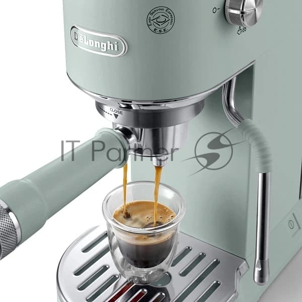 Кофеварка рожковая Delonghi EC890.GR зеленый, молотый, 1,1 л, 1450 Вт, 15 бар