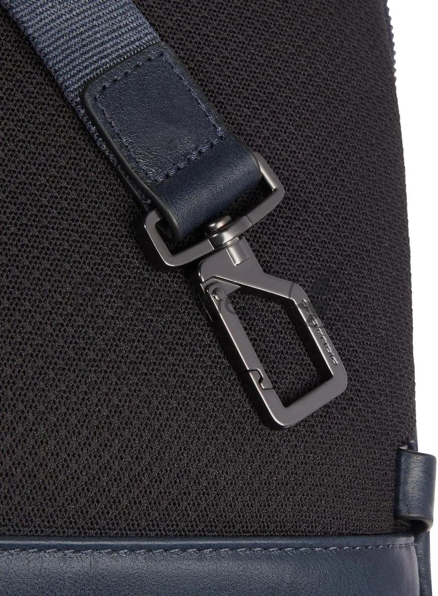 Рюкзак слинг мужской Piquadro Philip CA6790W136/BLU синий кожа