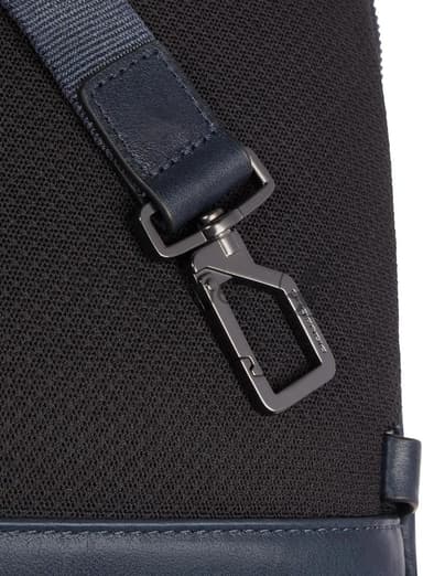 Рюкзак слинг мужской Piquadro Philip CA6790W136/BLU синий кожа