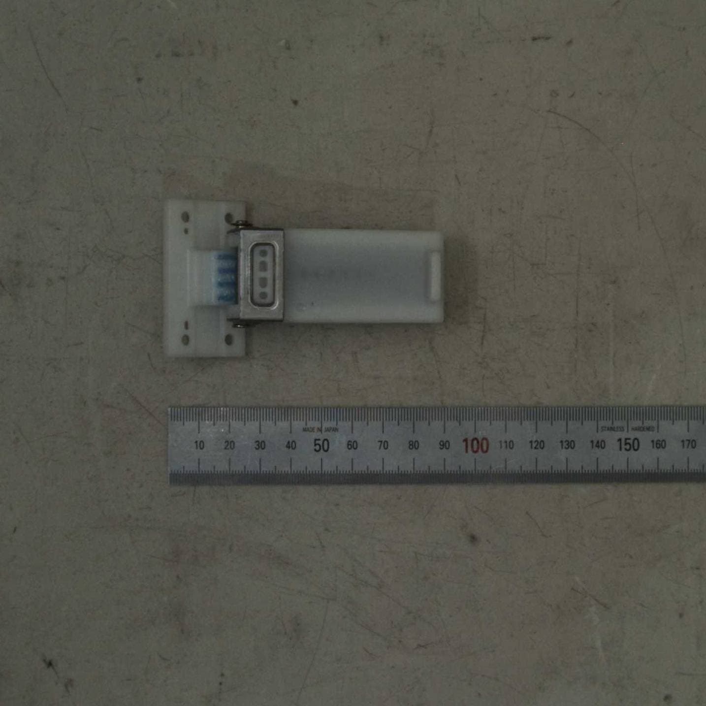 Шарнир (кронштейн) DADF правый Samsung/HP SCX-6345/6555/CLX-8380/8385 (JC97-02635A)