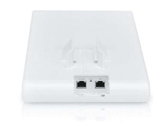 Точка доступа Ubiquiti UniFi AC MESH PRO (незначительное повреждение коробки)