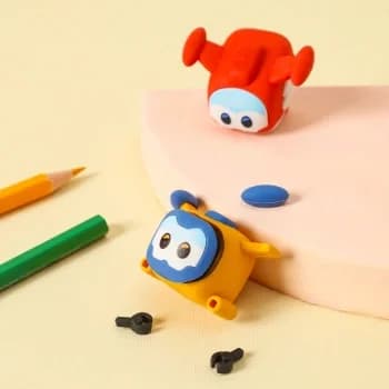Ластик Deli EH325 Super Wings 40x30x30мм резина термопластичная ассорти блистер с европодвесом (1шт)