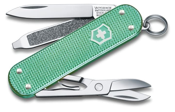 Нож перочинный Victorinox Classic Minty Mint (0.6221.221G) 58мм 7функц. карт.коробка