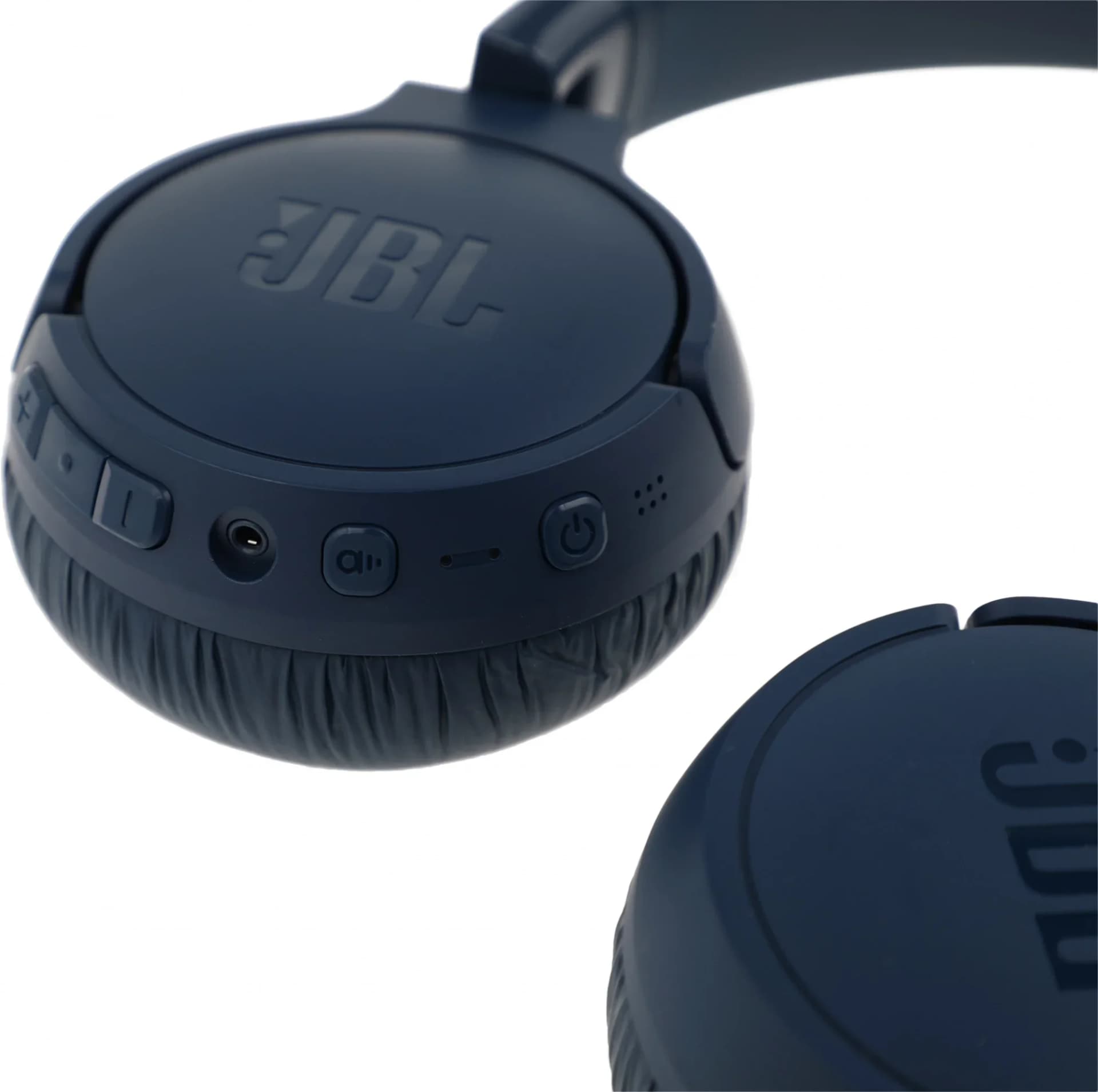 Наушники JBL Tune 670NC Wireless On-Ear Noise-Cancelling Headphones Blue