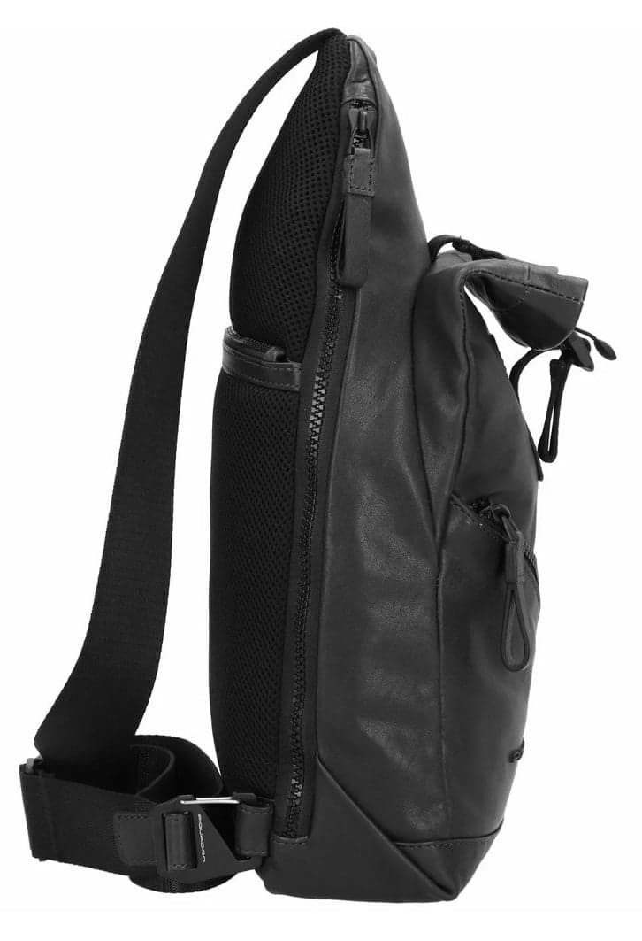 Рюкзак слинг Piquadro Harper CA5678AP/N черный натур.кожа